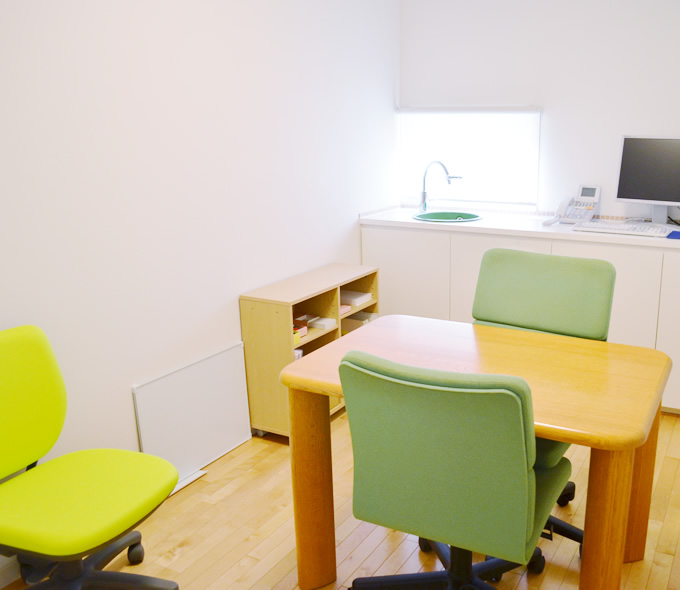 個室のカウンセリングルーム 松浦こどもメンタルクリニック 香川県 こども専用の精神科 心療内科